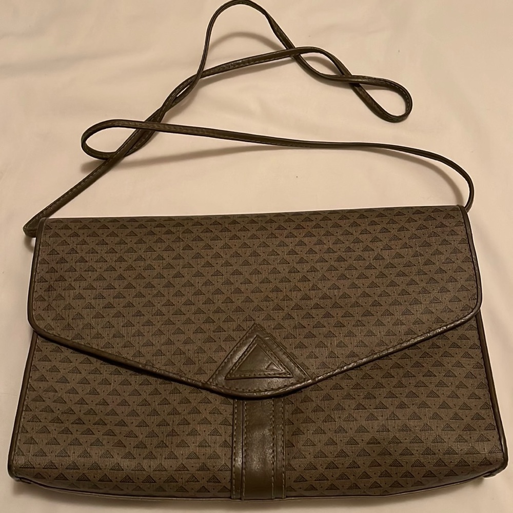 Vintage Liz Claiborne 80s triangle geometric print envelope crossbody bag.
